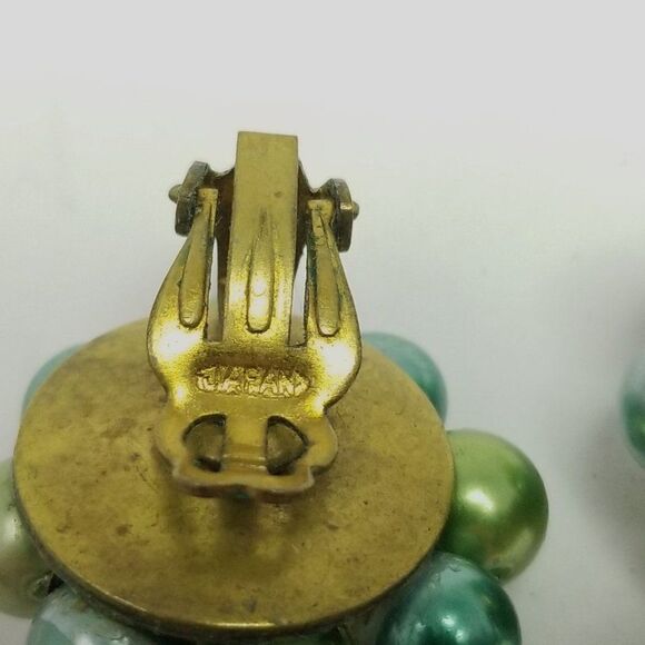 Vintage Green Cluster Clip On Earring, Beaded Retro Color 60s 70s Syle Japan - Picture 5 of 7